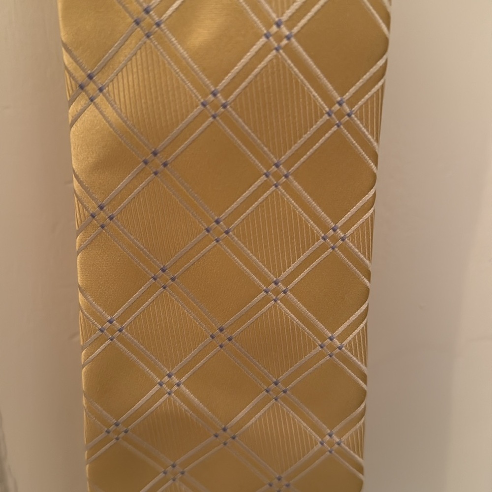 Gold patterned tie - Picture 2 of 2